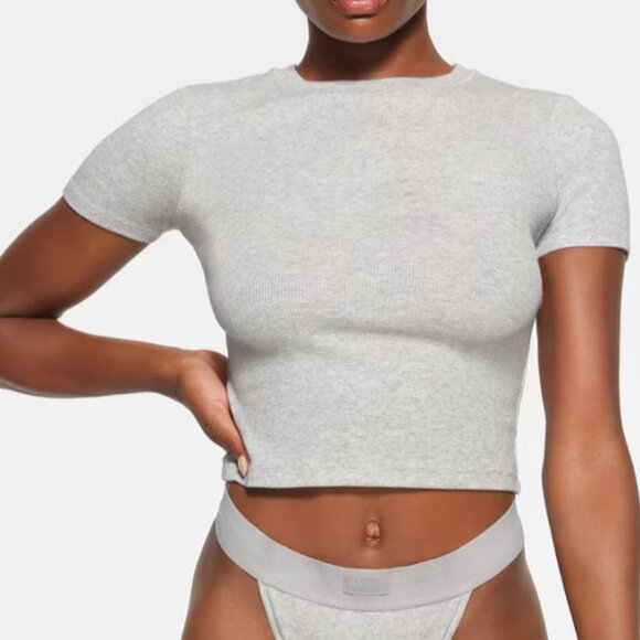 SKIMS Tops - SKIMS Threadbare Rib Crewneck Standard T Shirt Womens Small Light Heather Gray